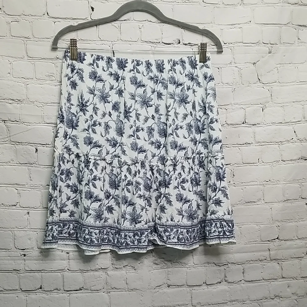 Max Studio Blue/white Floral Ruffle Skirt Size Medium EUC
